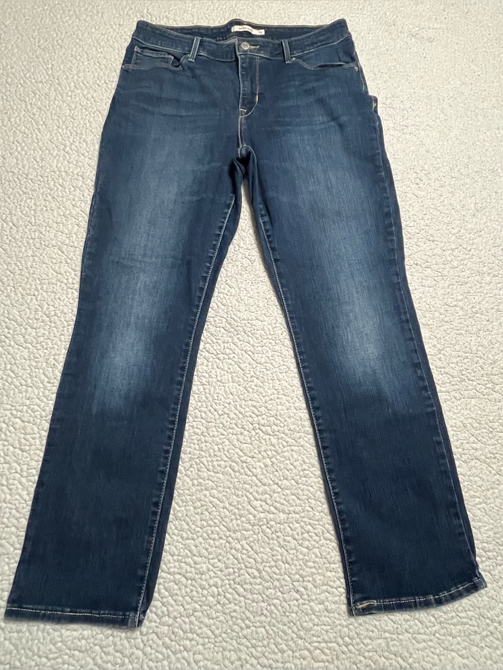 Levi's women's Mid rise Denim Jeans - Picture 2 of 10